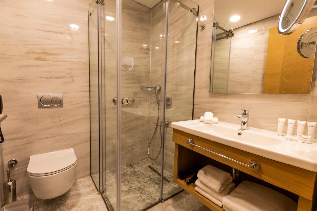 Radisson Hotel Istanbul Harbiye Екстер'єр фото