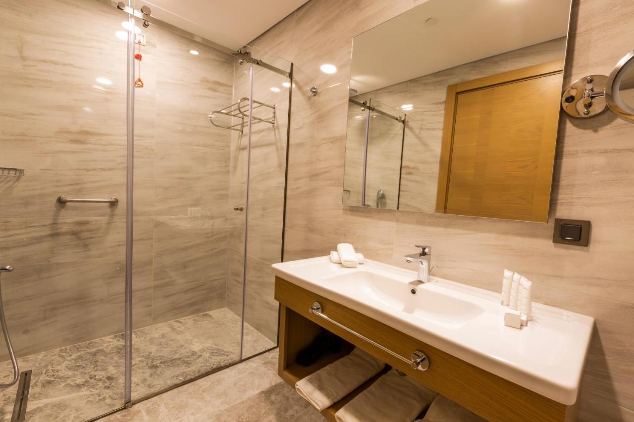 Radisson Hotel Istanbul Harbiye Екстер'єр фото