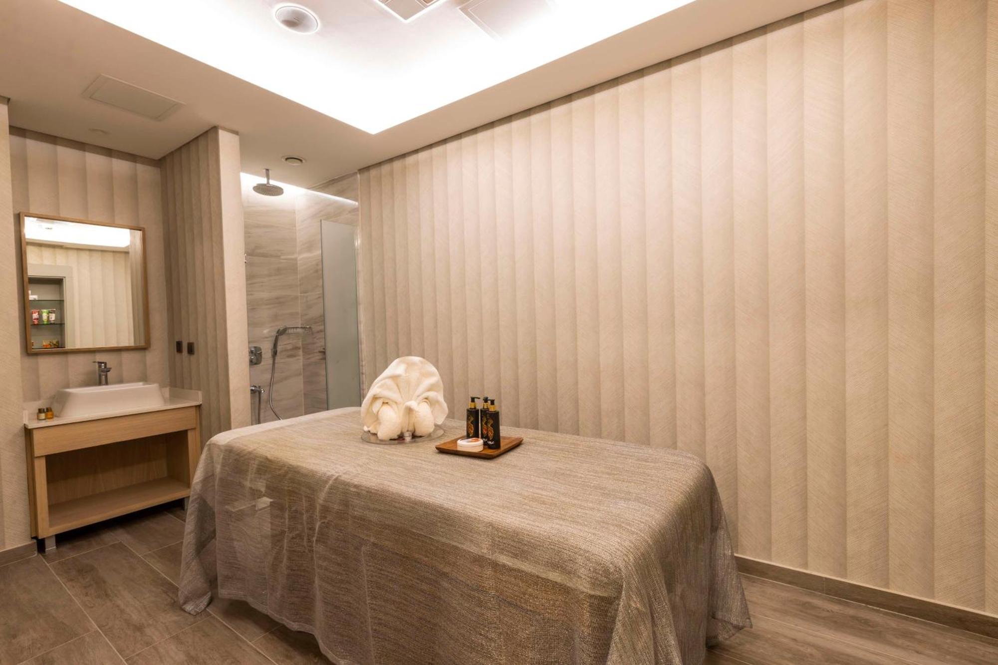 Radisson Hotel Istanbul Harbiye Екстер'єр фото